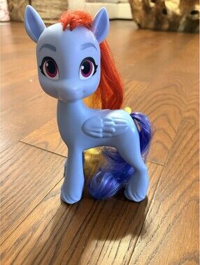 Hasbro My Little Pony Rainbow Dash Blue Doll Playset Red Yellow Purple Hair